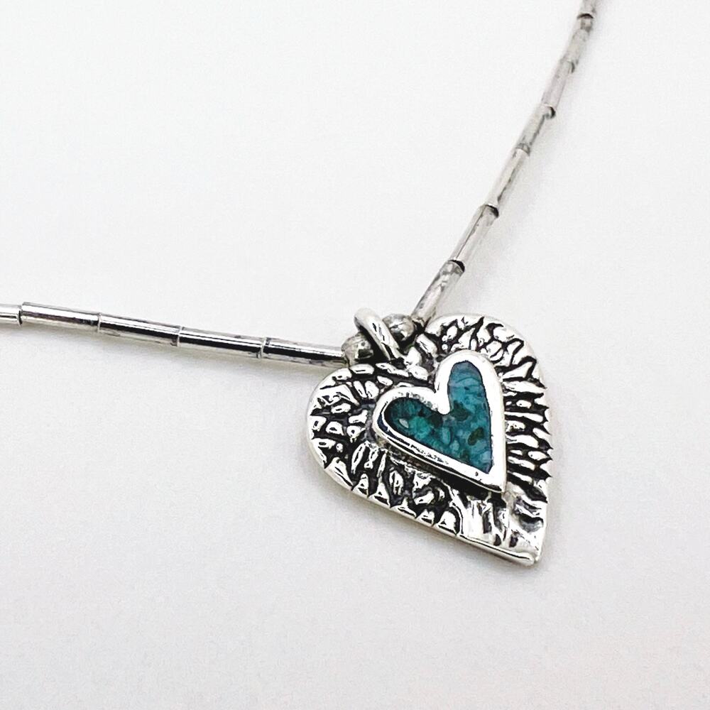Vintage Handmade Liquid Silver Turquoise Heart Pendant Choker Necklace (EUC)